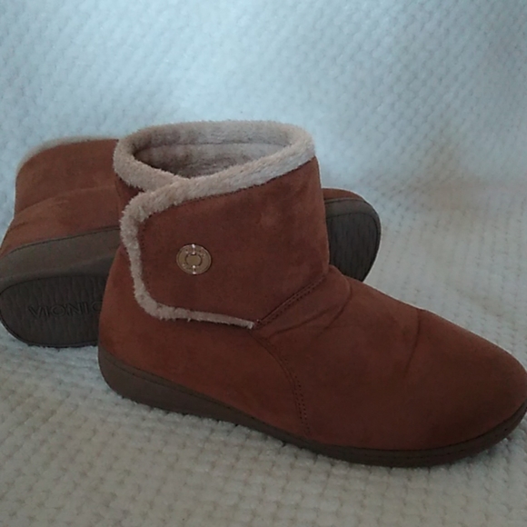 vionic slipper boots